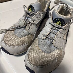 Nike Kids Huarache White and Silver Sneakers